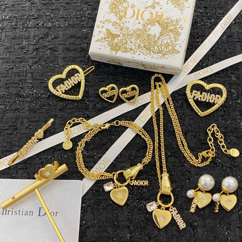 chr1st1an D10r necklaces